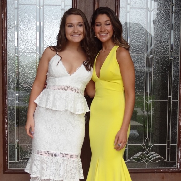 Meet your Posher, Issie - Picture 3 of 3